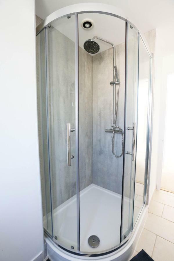 דירות ליים ריג'יס 4A Dolphin Close מראה חיצוני תמונה